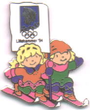 Mascots Kristin and Håkon skiing with the northern light flag